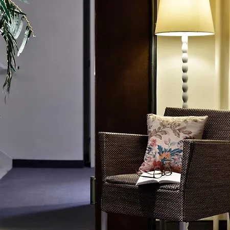 Ξενοδοχείο Fesch & 3*