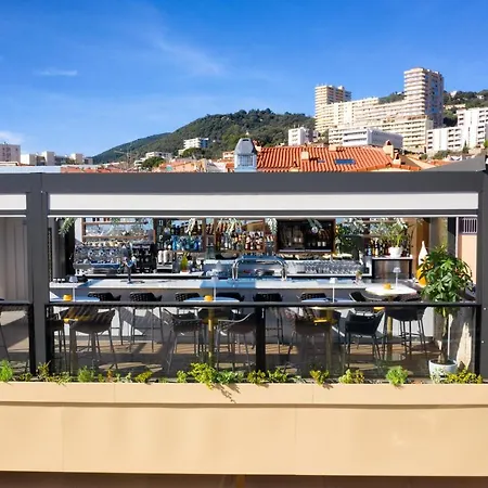 Fesch & Ξενοδοχείο 3*