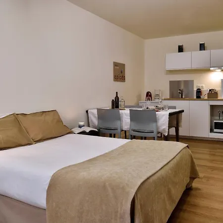 Fesch & 3* Αζάτσιο