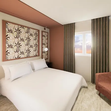 Otel Fesch & 3*